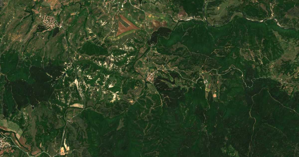 Сателитска карта на Петралик