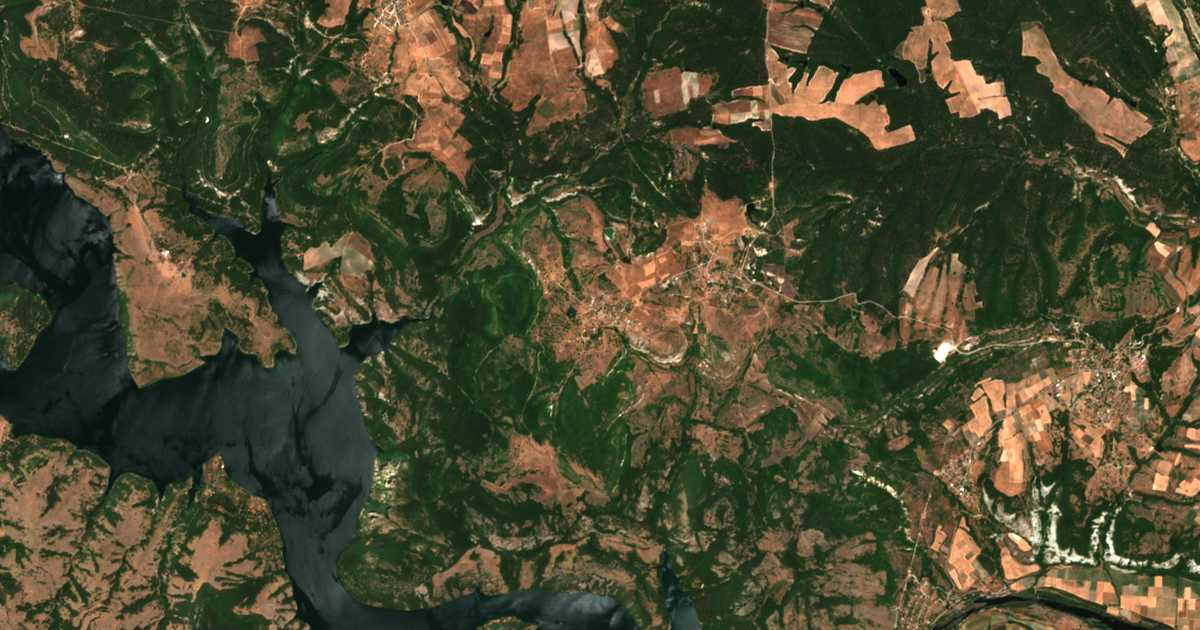 Сателитска карта на Bjal Kladenec