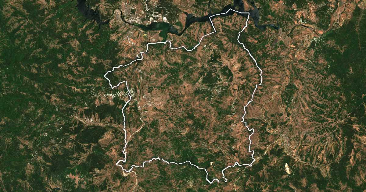 Сателитска снимка со исцртана граница: Momčilgrad