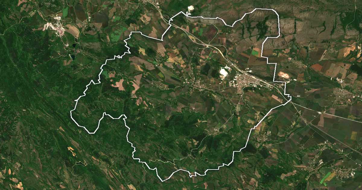 Сателитска снимка со исцртана граница: Slivnica