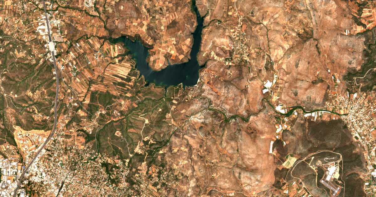 Сателитска карта на Límni Marathónos