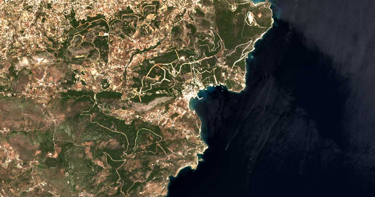 Сателитска карта на Agía Marína