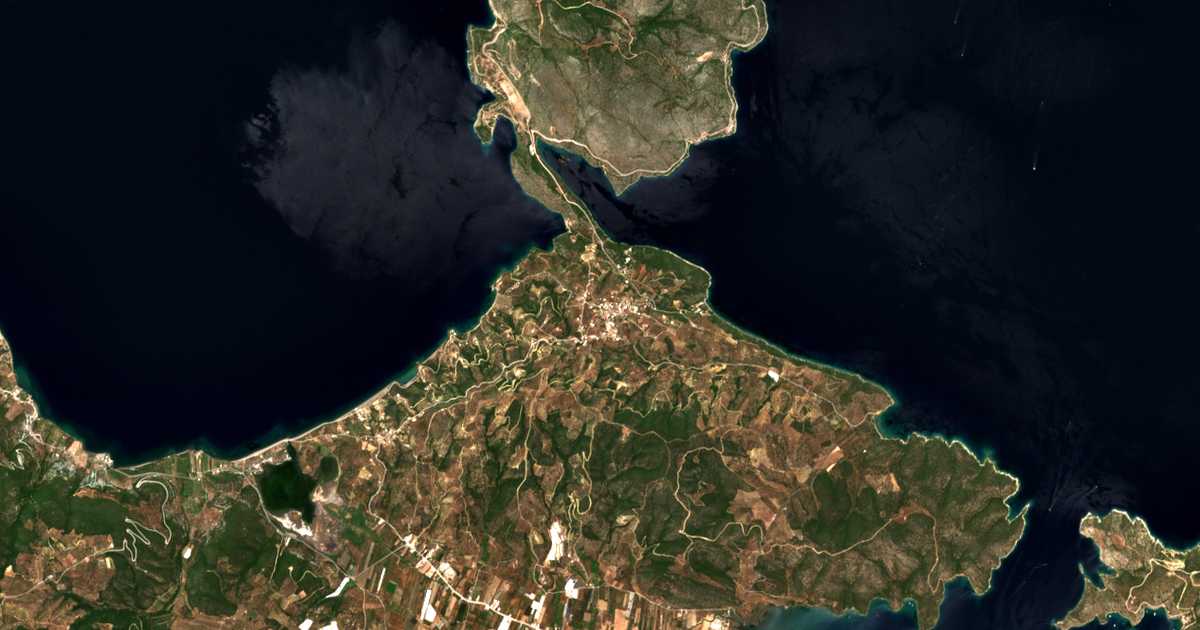 Сателитска карта на Taktikoúpolis
