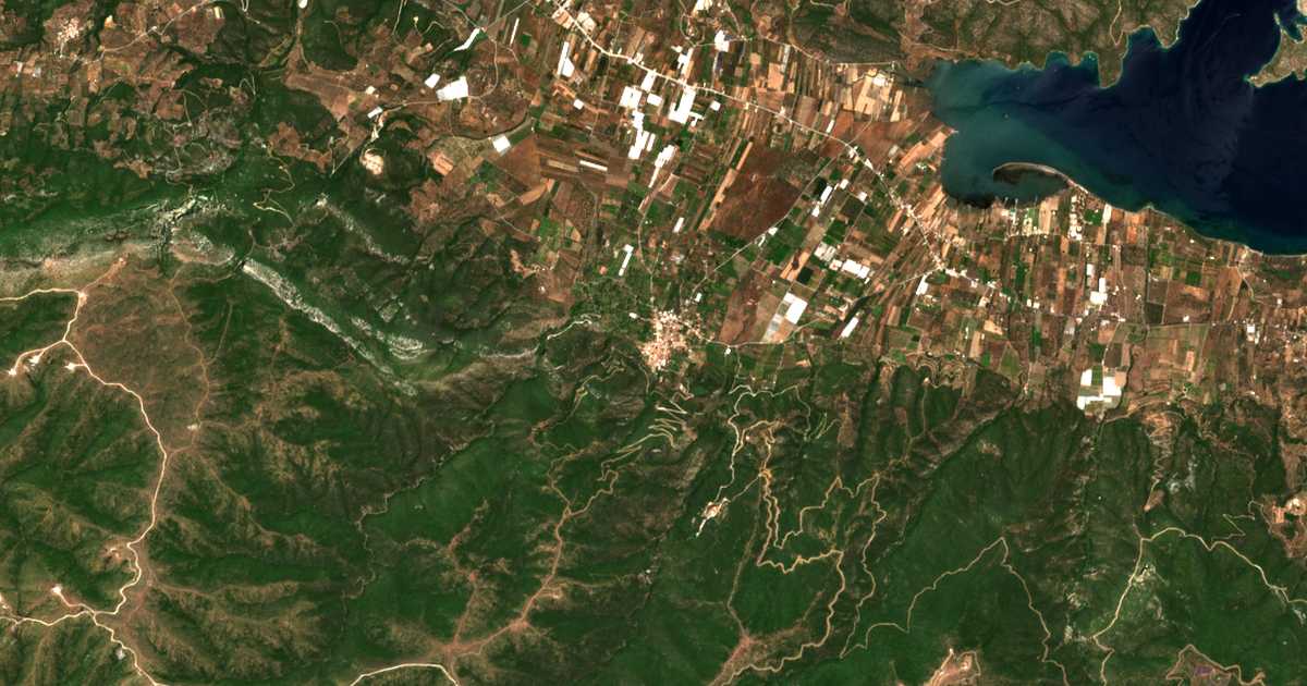 Сателитска карта на Troizín