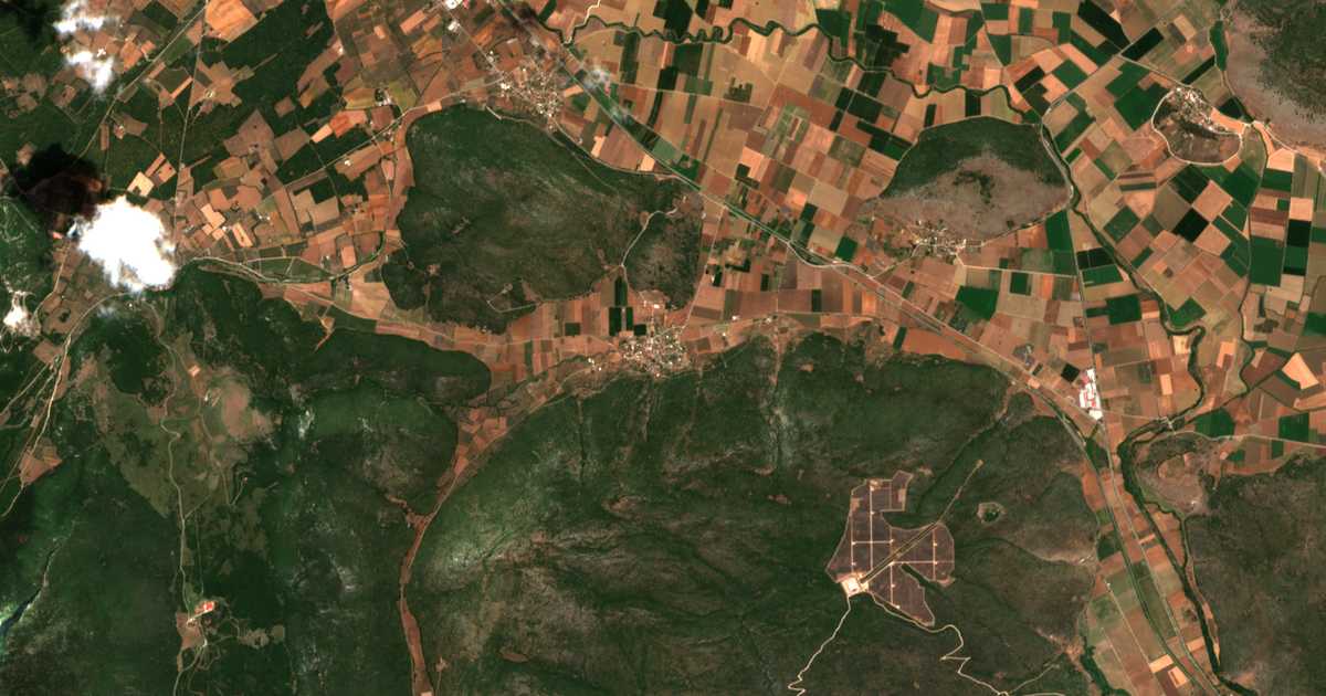 Сателитска карта на Parórion