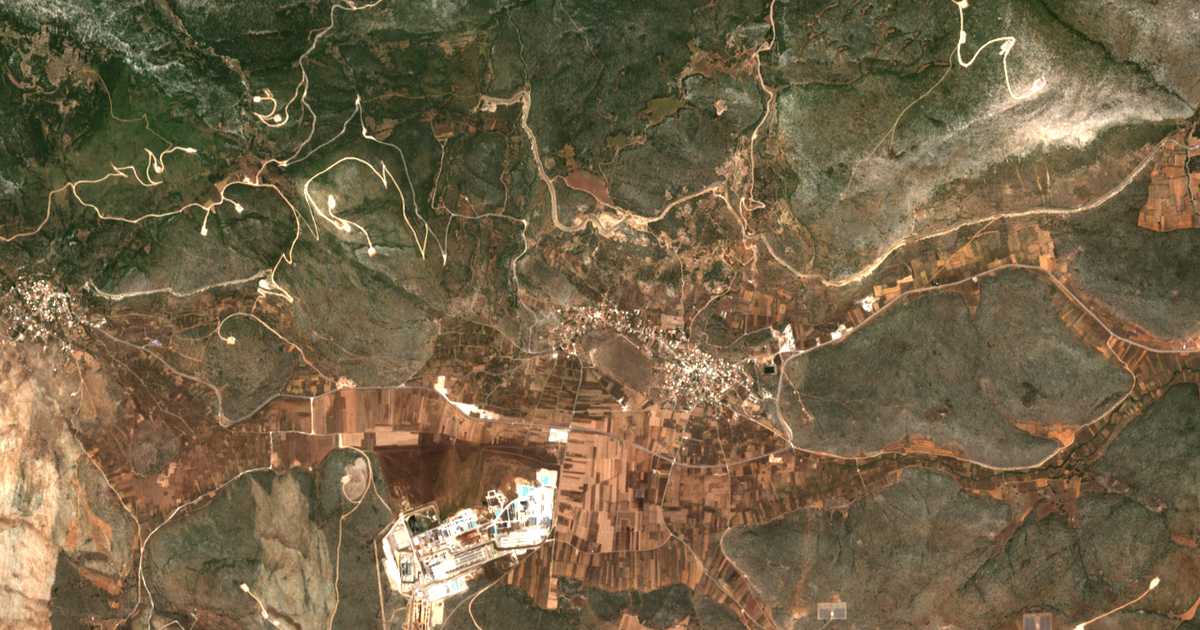 Сателитска карта на Thísvi