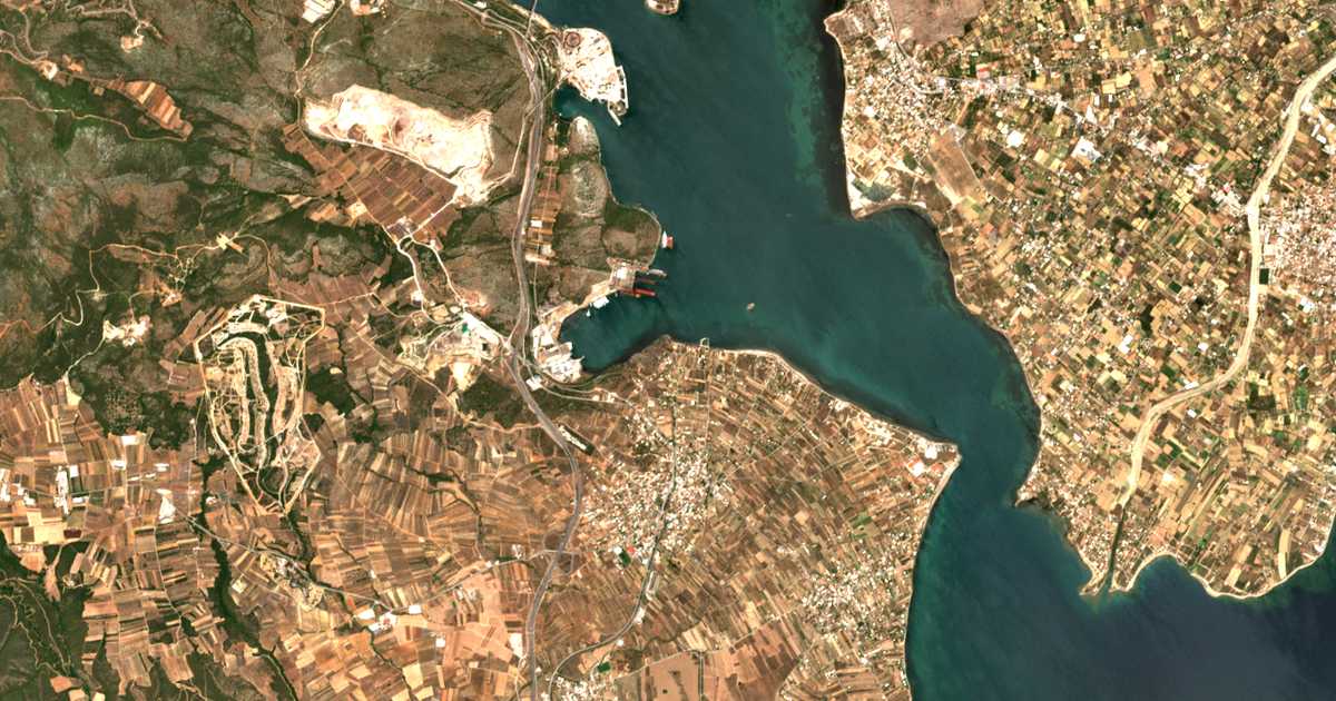 Сателитска карта на Paralía