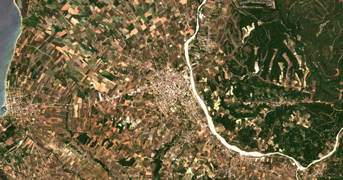 Сателитска карта на Istiaía