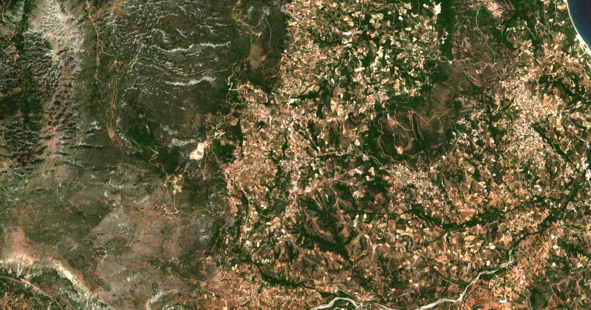 Сателитска карта на Konístrai