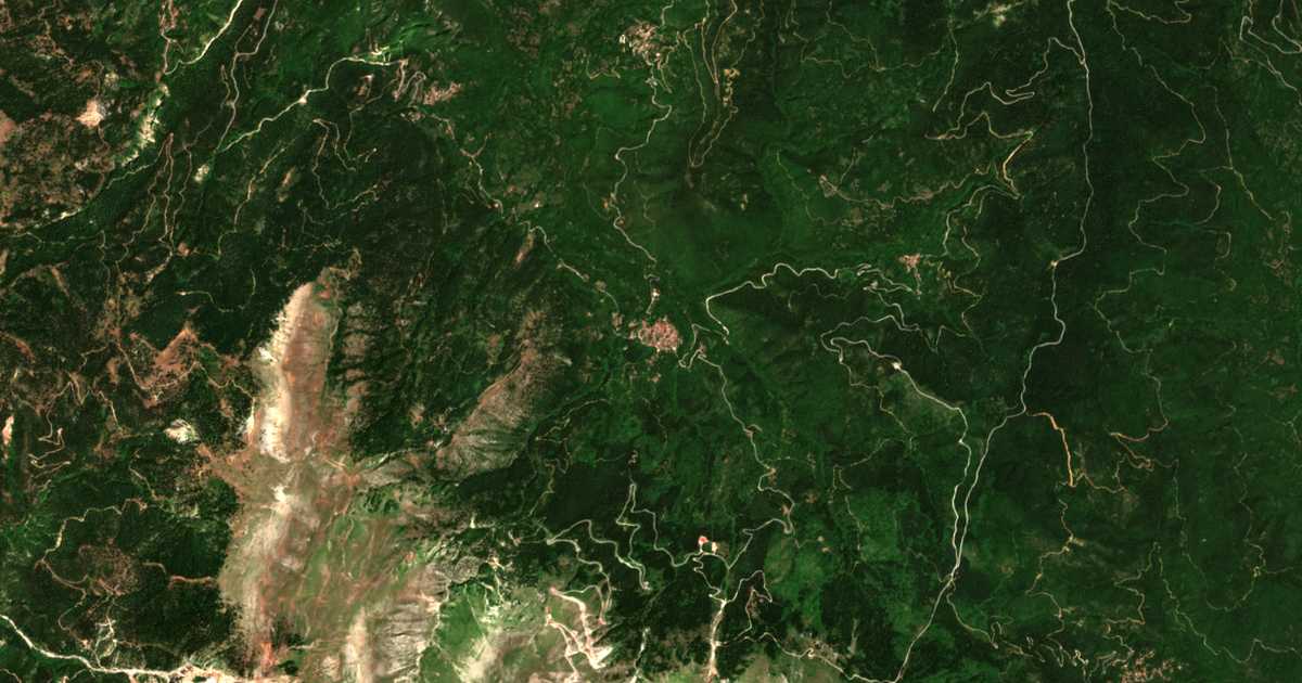 Сателитска карта на Agía Triás