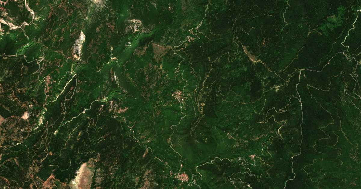 Сателитска карта на Petrálona