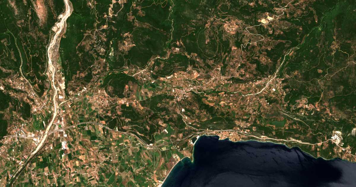 Сателитска карта на Efpálion