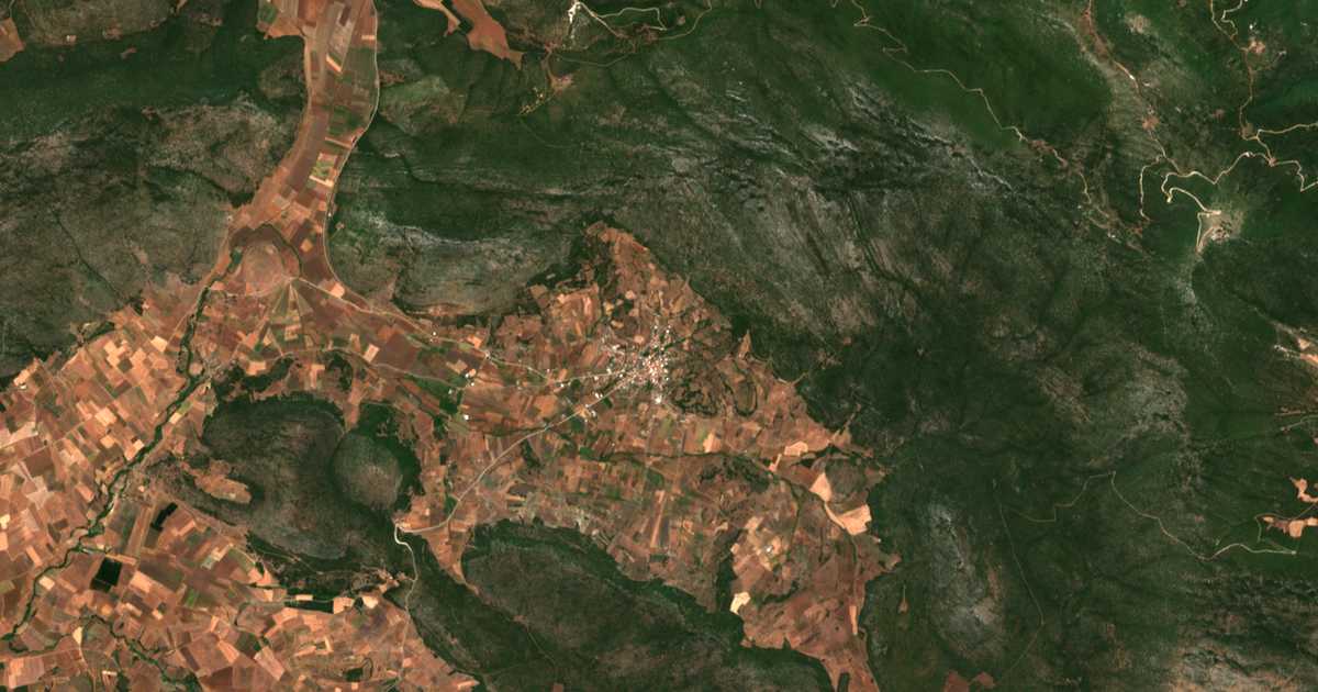 Сателитска карта на Éxarchos