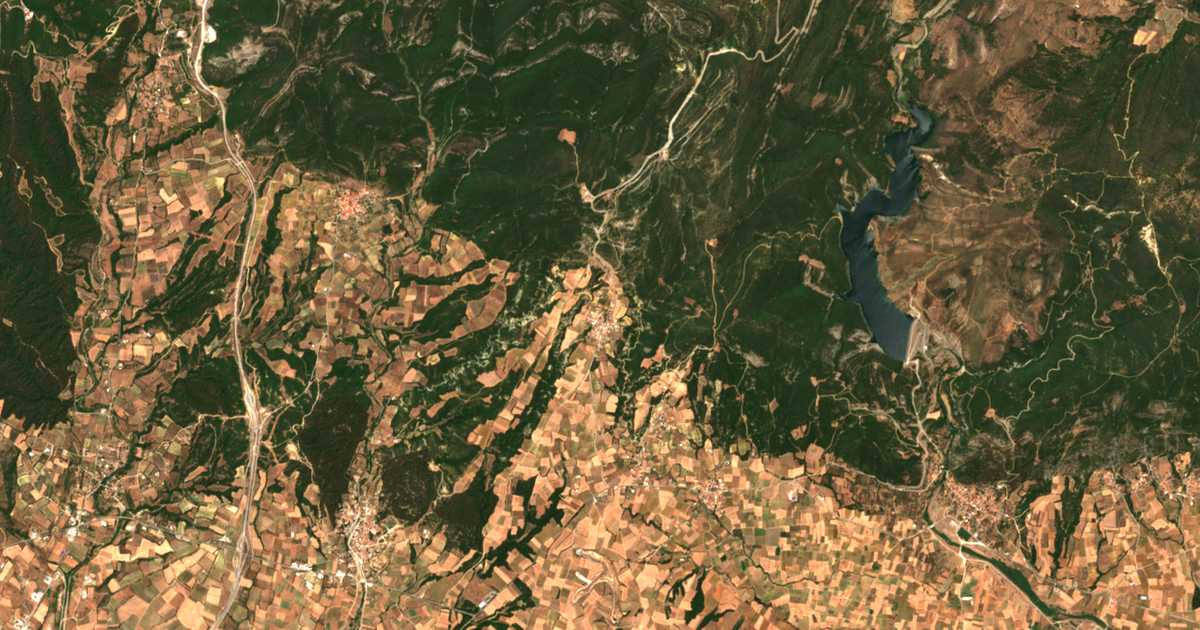 Сателитска карта на Iámpolis