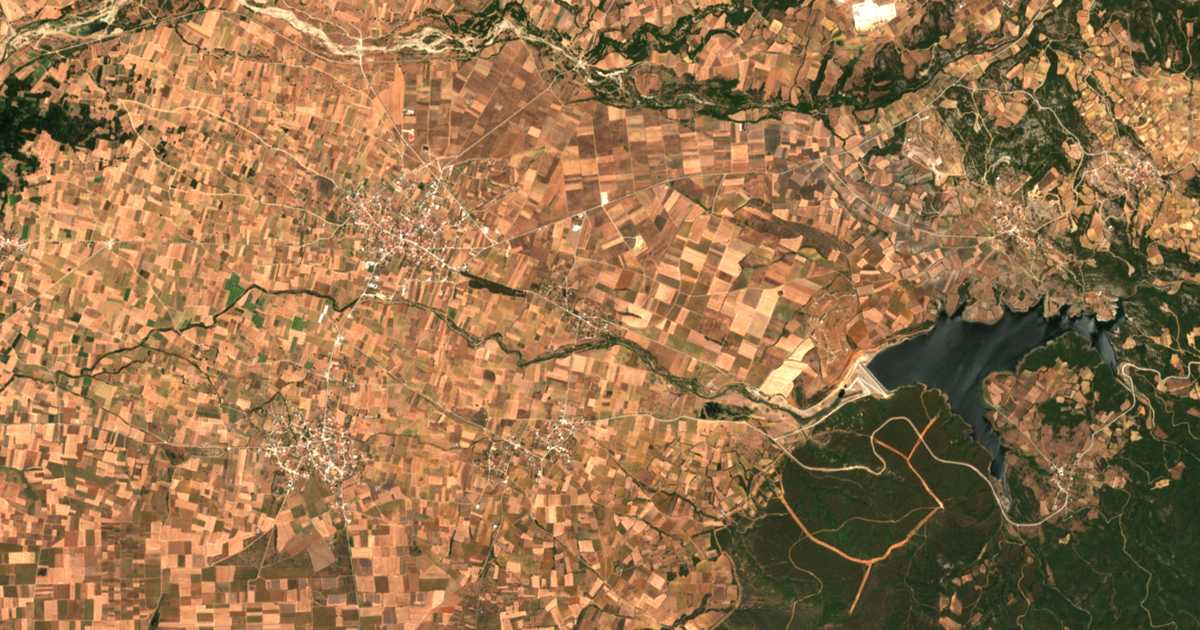 Сателитска карта на Iásion