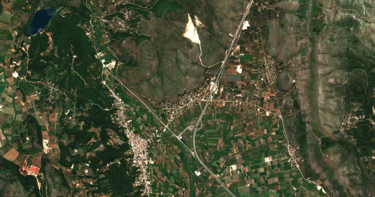Сателитска карта на Kampí
