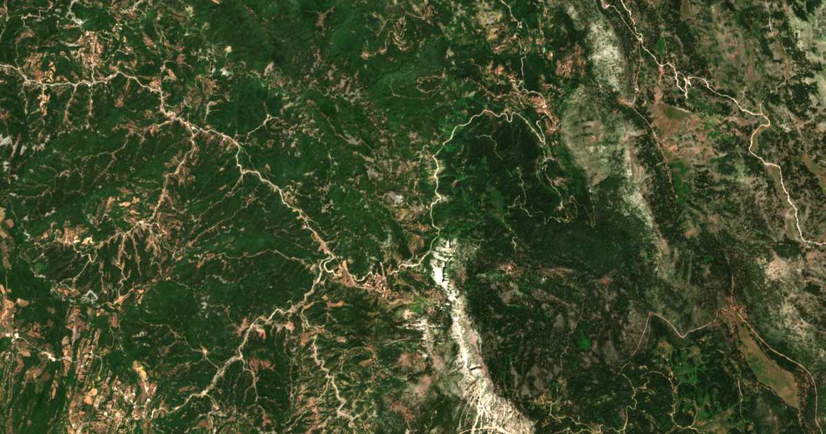 Сателитска карта на Pétra
