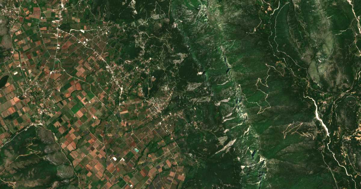 Сателитска карта на Kamínion