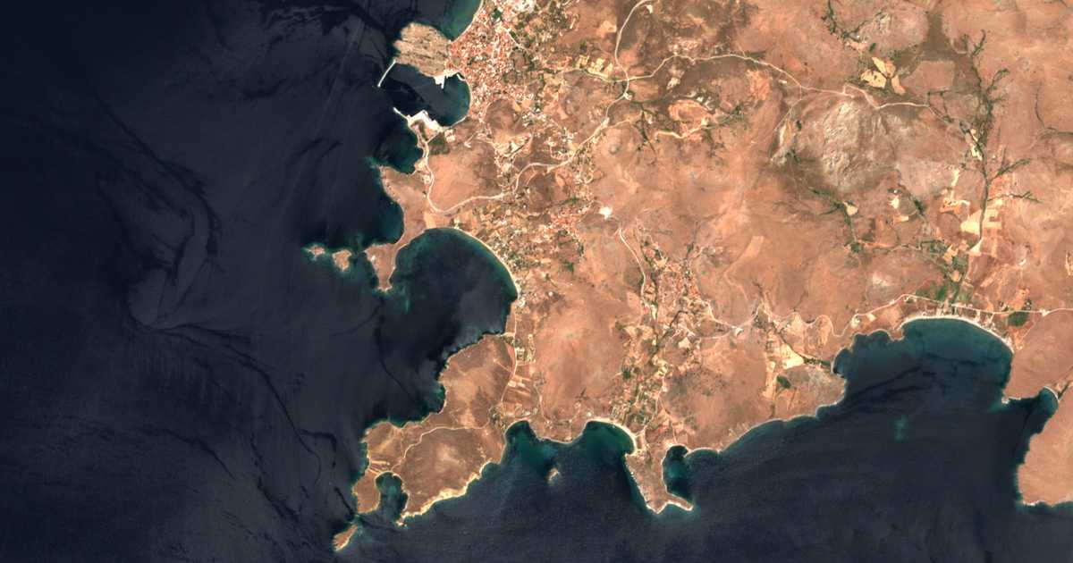 Сателитска карта на Paralía Platéos