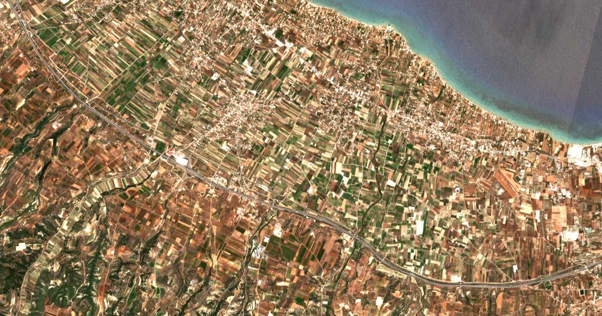 Сателитска карта на Agía Marína