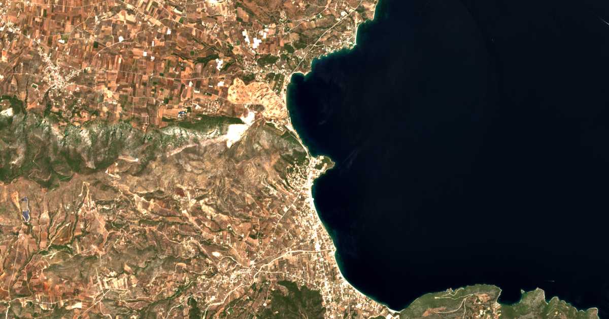 Сателитска карта на Loutrá Oraías Elénis