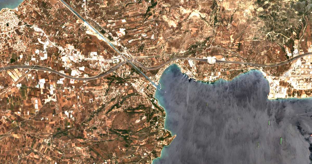 Сателитска карта на Isthmía