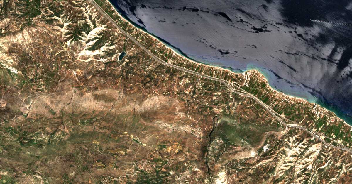 Сателитска карта на Áno Loutrón