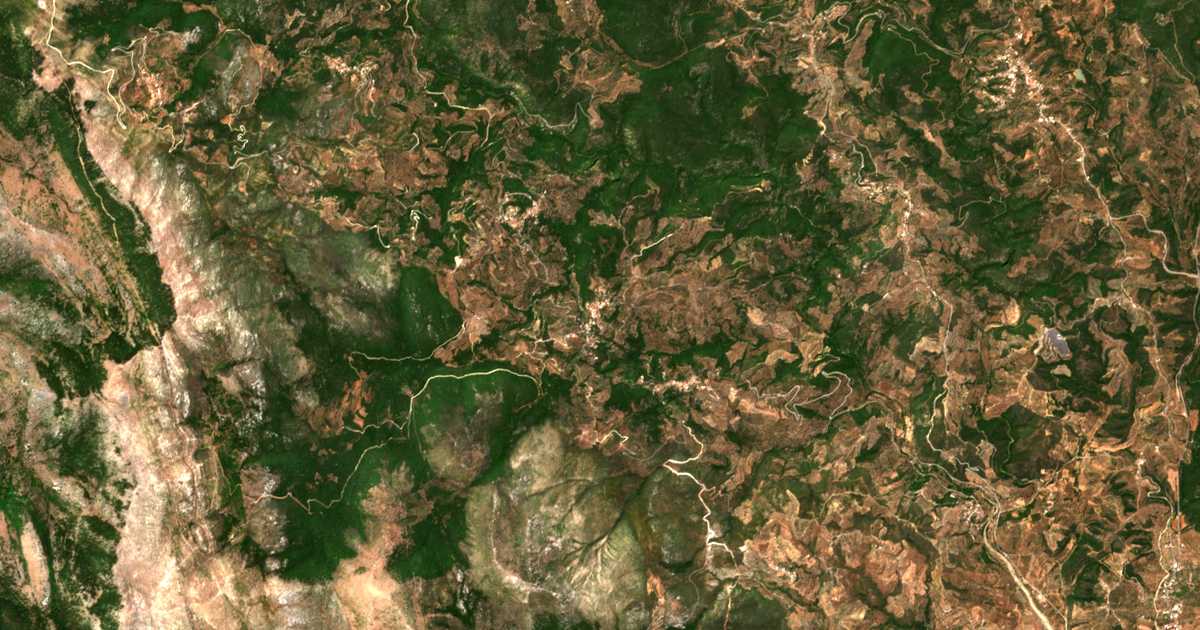 Сателитска карта на Kókkina Louriá