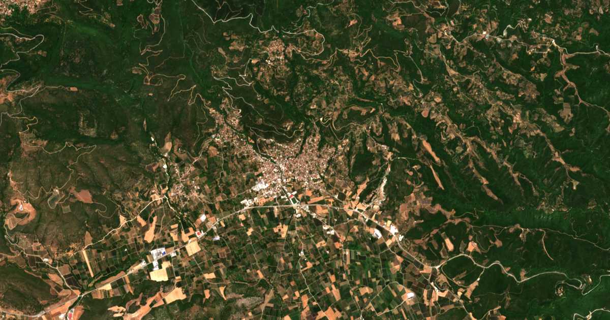 Сателитска карта на Agiá