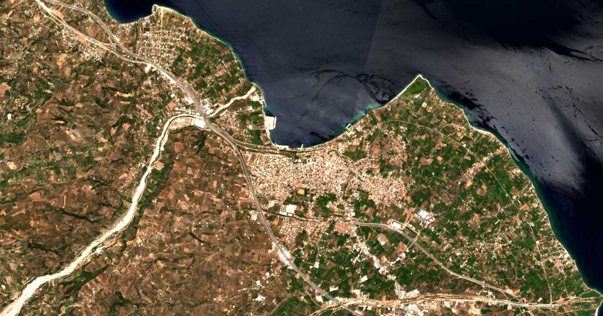Сателитска карта на Aígion
