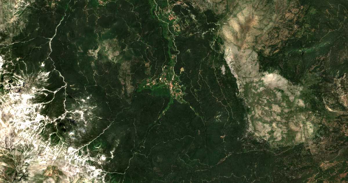Сателитска карта на Zaroúchla
