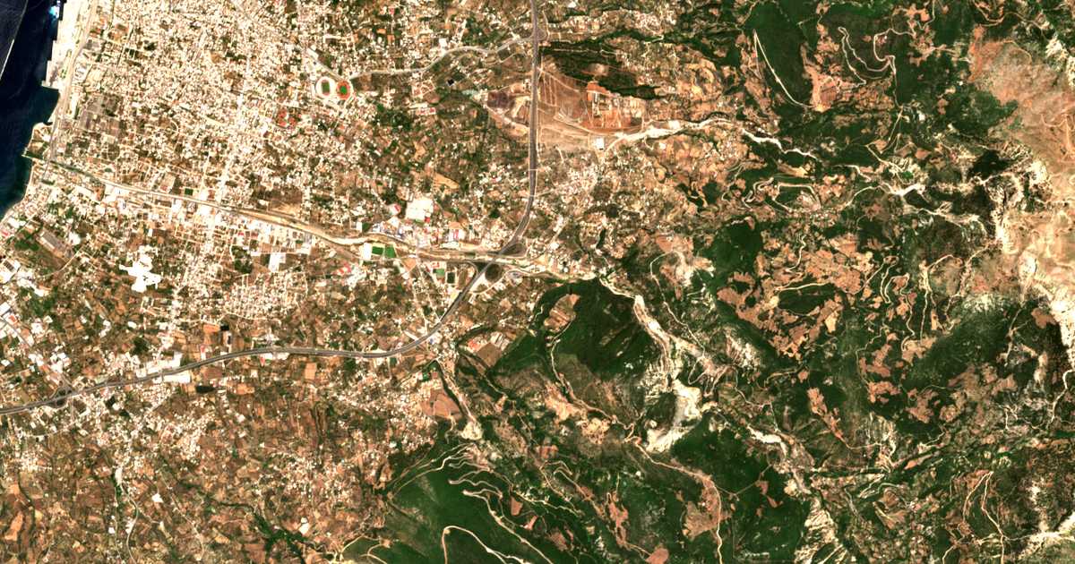 Сателитска карта на Mavromandíla