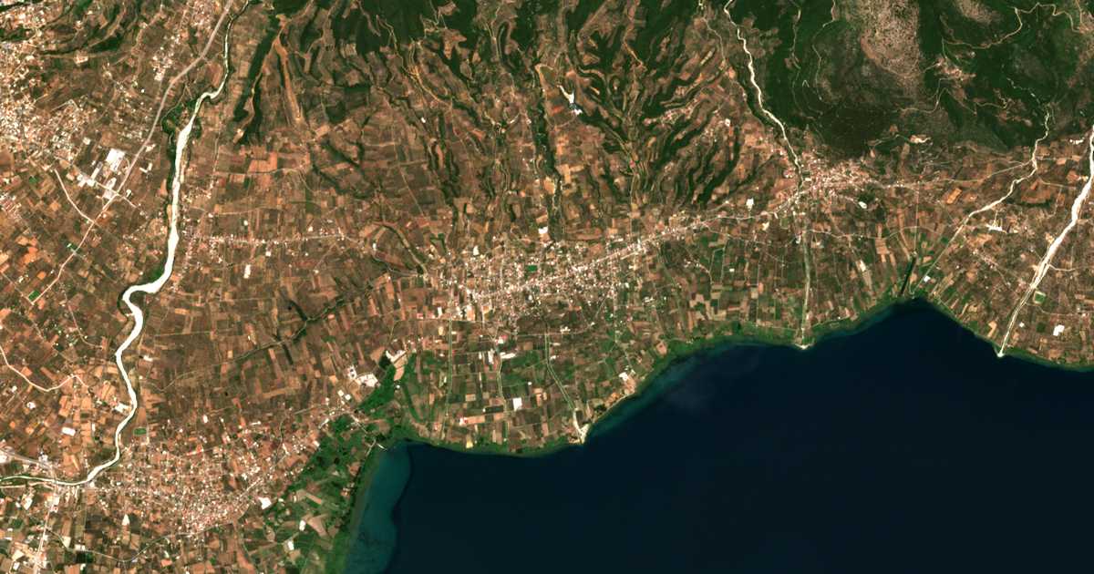 Сателитска карта на Kainoúrgion
