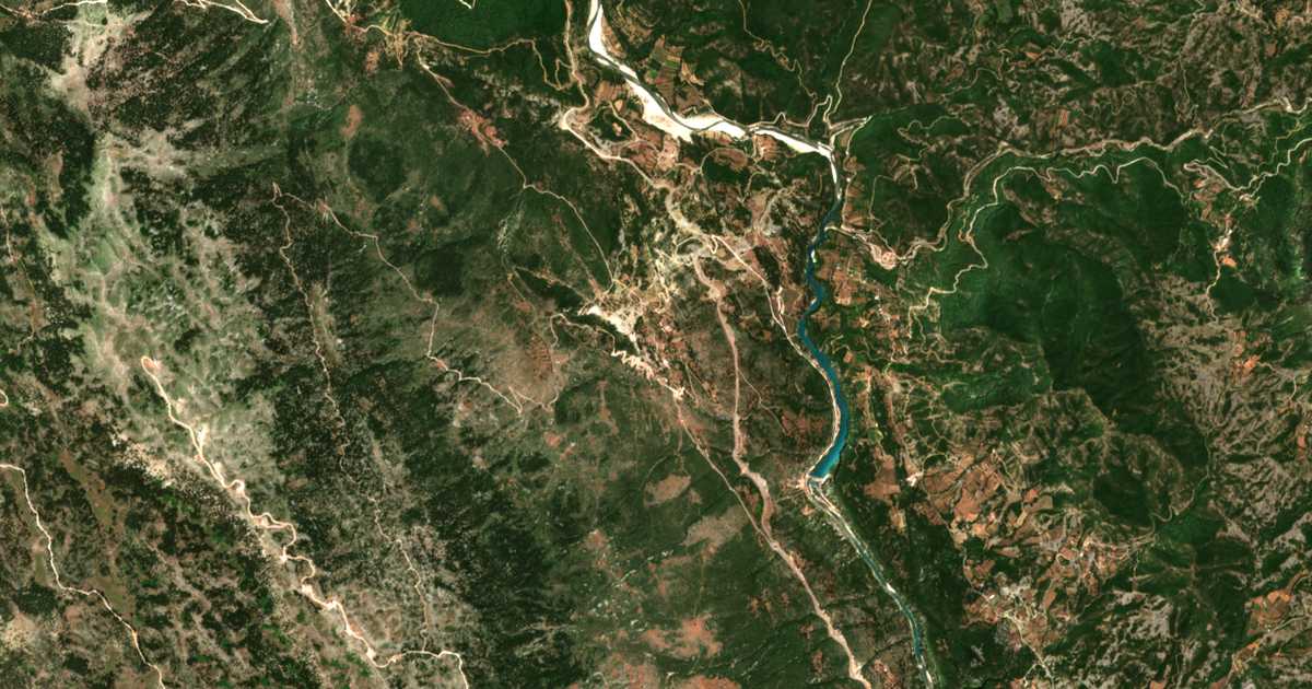 Сателитска карта на Avlákion