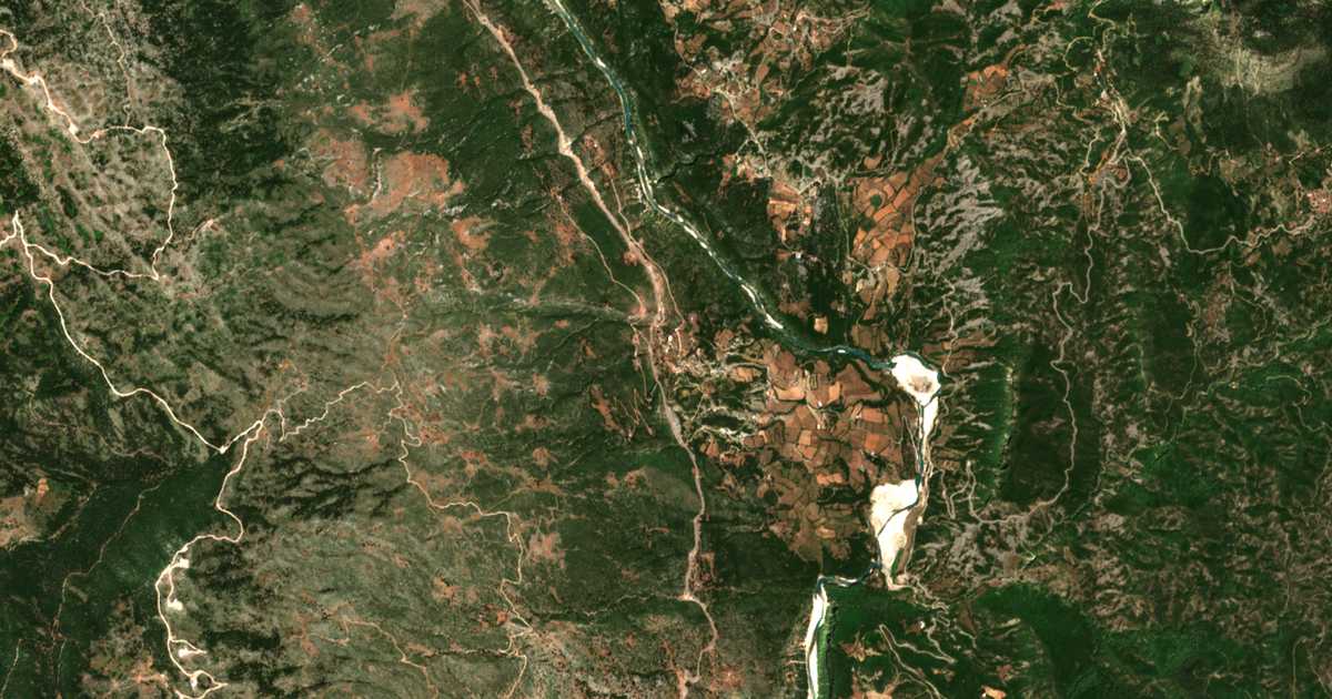 Сателитска карта на Vrouvianá