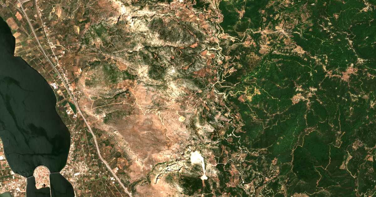 Сателитска карта на Áno Moúsoura