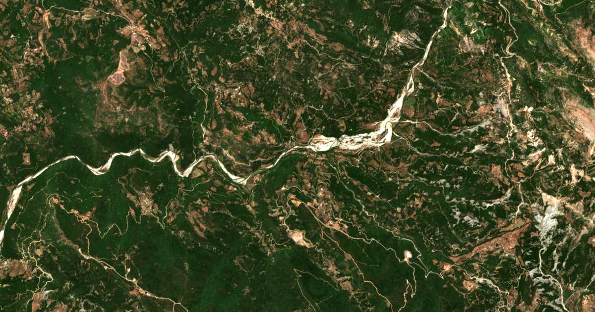 Сателитска карта на Géfyra Baniá