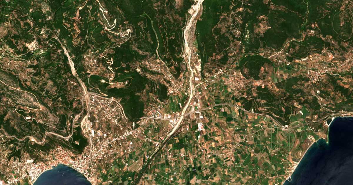 Сателитска карта на Káto Dáfni