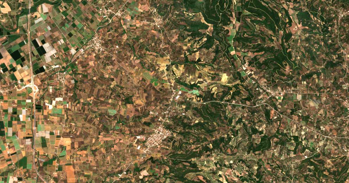 Сателитска карта на Péra Chavári